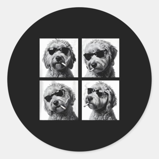 Sticker Rond Dog Smoking Cigarette Funny Goldendoodle Photoboot (Devant)