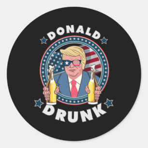 Sticker Rond Donald Trump ivre 4 juillet drôle de boisson Prés