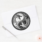 Sticker Rond Dragons Yin Yang blancs et noirs (Enveloppe)