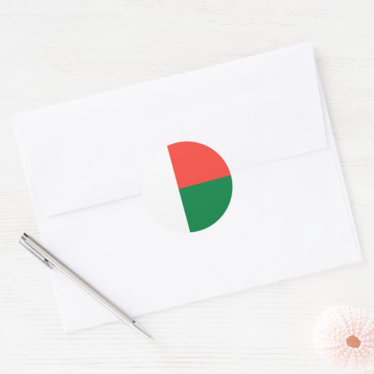 Sticker Rond Drapeau Madagascar (Enveloppe)