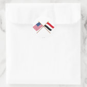 Sticker Rond Drapeaux croisés des États-Unis et du Yémen (Sac)