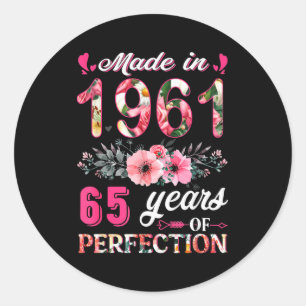 Sticker Rond Drôle de 65 ans fait en 1961 floral 65e anniversai
