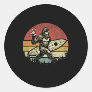 Sticker Rond Drôle Rétro Bigfoot Surfeur Vintage Sasquatch Surf