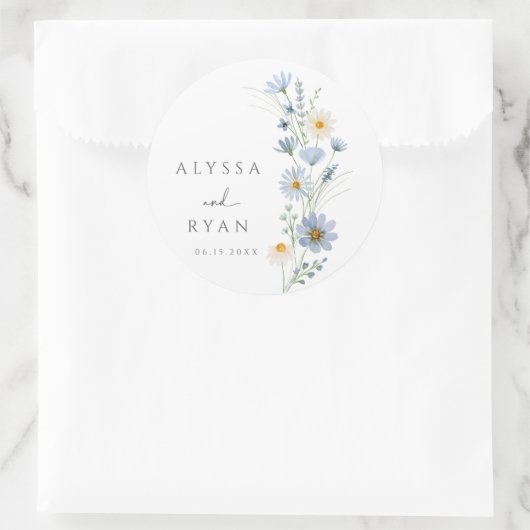 Sticker Rond Dusty Blue Sage Wildflower Meadow Wedding (Sac)