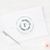 Sticker Rond Dusty Blue Wreath Monogramme Adresse de retour (Enveloppe)