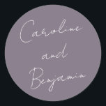 Sticker Rond Écriture manuscrite moderne Mariage Dusty Purple<br><div class="desc">Mariage d'écriture de script moderne Boho Dusty Purple Classic Round Sticker</div>