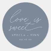 Sticker Rond Écriture Moderne Love Is Sweet Mariage (Devant)