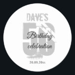 Sticker Rond Elégant Blanc 50ème N'importe quel âge Anniversair<br><div class="desc">Blanc Noir Personnalisé 50ème N'importe quel Anniversaire de fête classique collants ronds</div>