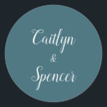 Sticker Rond Elégant enveloppe Mariage Turquoise et blanc<br><div class="desc">Ces enveloppes élégantes turquoise et blanc mariage sont parfaites pour un mariage moderne. Personnalisez le étiquette avec les noms de la mariée et du marié.</div>