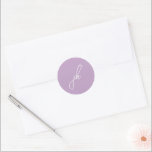 Sticker Rond Élégant Lilac Script Monogram Mariage<br><div class="desc">Autocollants de mariage élégants avec un design classique avec votre monogramme dans une police de script.</div>