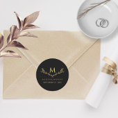 Sticker Rond Elégant Monogramme Noir & Or Wreath Wedding Favor