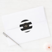 Sticker Rond Élégant noir blanc rayures or Monogramme Nom (Enveloppe)