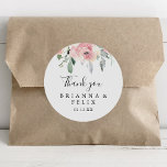 Sticker Rond Elégant rose Blush Floral Merci Mariage Favoriser<br><div class="desc">Cet élégant floral rose pâle merci mariage faveur classique collant rond est parfait pour un mariage moderne. Le design se compose de roses roses et de pivoines dessinés à la main avec des feuilles verts et gris, inspirant la beauté naturelle. Faites de l'autocollant votre propre étiquette en incluant vos noms,...</div>