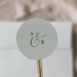 Sticker Rond Elégant Sage Mint Monogramme Mariage Enveloppe Sea<br><div class="desc">Ces élégants joints d'enveloppe de mariage monogramme de menthe à la sauge sont parfaits pour un mariage simple. Le design minimaliste vert clair et gris présente une typographie romantique avec style glamour moderne. Personnalisable dans n'importe quelle couleur. Gardez le design minimal et élégant, tel quel, ou personnalisez-le en ajoutant vos...</div>