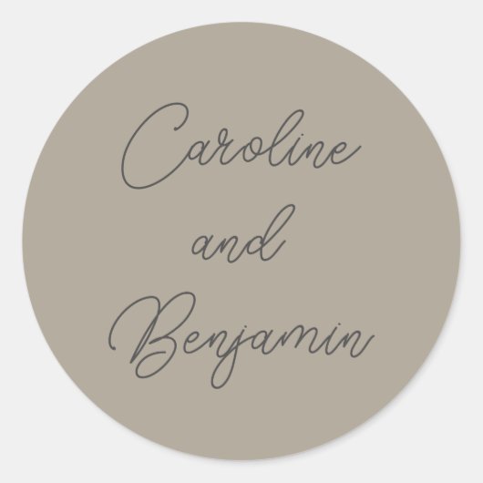Sticker Rond Élégant Script Mariage Noms Taupe Grey (Devant)