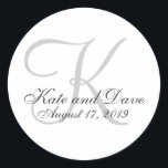 Sticker Rond Elégant Script Wedding Favor<br><div class="desc">La simplicité à son meilleur. Design élégant et sophistiqué.</div>