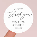 Sticker Rond Élégant Un Merci Doux Favoriser Mariage<br><div class="desc">Élégant Un Merci Doux Mariage Favoriser Stickers</div>