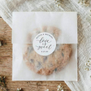 Sticker Rond Élégante Calligraphie L'amour est doux Mariage