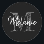 Sticker Rond Élégante typographie vintage personnalisée monogra<br><div class="desc">Élégante typographie vintage personnalisée monogramme noir Classic Round Sticker. Sachets d'enveloppes monogrammées et scellants de cadeaux. Conception élégante de lettrage manuel avec écriture manuscrite de script. Beau design modèle. Idéal pour un Noël personnalisé, un anniversaire, un mariage branché et plus encore. Ajoutez votre nom et nom de famille. Disponible en...</div>