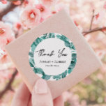 Sticker Rond Elégante verdure Turquoise Aquarelle Mariage moder<br><div class="desc">Belle verdure turquoise fait une déclaration élégante pour votre mariage. Vous pouvez personnaliser avec vos informations et modifier le libellé pour convenir à votre événement.</div>
