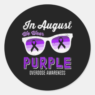 Sticker Rond En Août, Nous Portons Des Lunettes De Soleil Viole