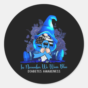 Sticker Rond En Novembre, Nous Portons Des Gnomes Bleus Sensibi