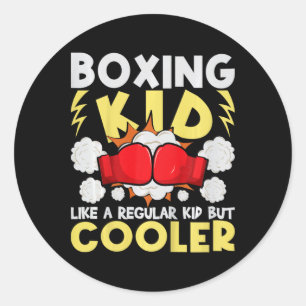 Sticker Rond Enfant de boxe comme un enfant régulier mais plus