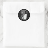 Sticker Rond Ensemble de couteaux de chef Chemise Drapeau améri (Sac)