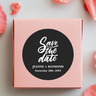 Sticker Rond Épingle de Mariage Moderne "Save the Date" en lett