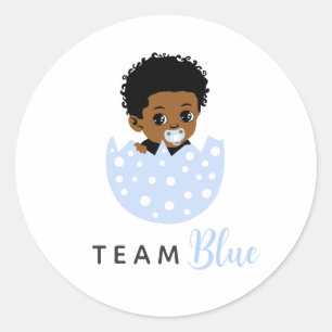 Sticker Rond Équipe Bleue Bébé Afro-Américain Garçon Dans un Œu