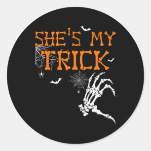 Sticker Rond Est Mon Trick Hes Est Ma Treat Halloween Couple Sk