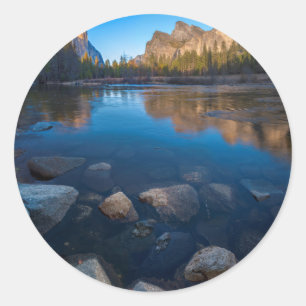 Sticker Rond États-Unis, Californie. Vue de la vallée de Yosemi