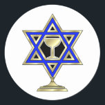 Sticker Rond Étoile juive<br><div class="desc">Cadeaux juifs et idées de cadeau comportant la belle étoile de David juive avec un verre de vin au centre.</div>