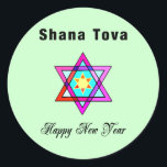Sticker Rond Étoile juive Shana Tova<br><div class="desc">L'étoile juive de Shana Tova comporte l'étoile de David hébreue en verre souillé de style et la salutation ensoleillée pendant une bonne année.</div>