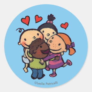 Sticker Rond Étreinte de groupe de Leslie Patricelli avec des