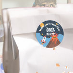 Sticker Rond Explosion des enfants de la fête Rocket Science<br><div class="desc">Un grand thème pour une fête est une fête scientifique - il y a tellement de place pour s'amuser - vous pourriez mettre en place des expériences scientifiques amusantes,  voler des fusées,  manger un volcan. C'est génial pour créer vos propres faveurs.</div>