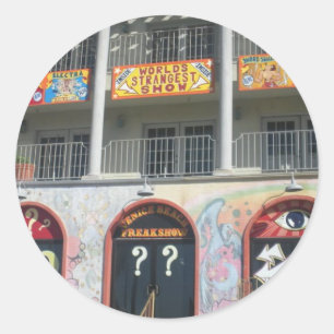 Sticker Rond Exposition de monstres de plage de Venise