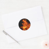Sticker Rond Face dans l'autocollant flammes (Enveloppe)