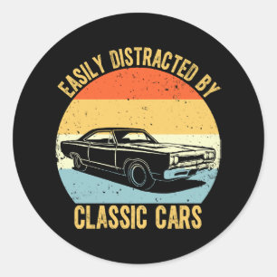 Sticker Rond Facilement distrait par les voitures classiques