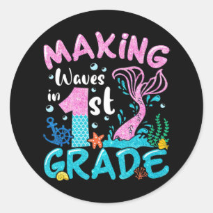 Sticker Rond Faire Des Vagues En 1ère Classe Sirène Retour À L'