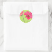 Sticker Rond Faisceaux de Gerber rose personnalisables sur Vert (Sac)