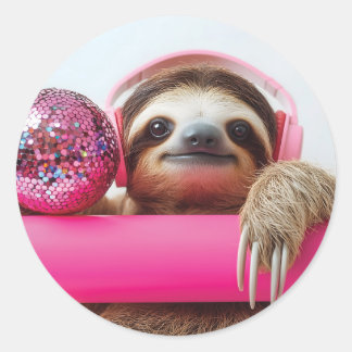Sticker Rond Fanky Sloth avec casque rose et boule disco