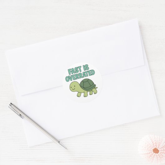 Sticker Rond Fast is Overrated Cute Turtle Slow Down Mascot (Enveloppe)