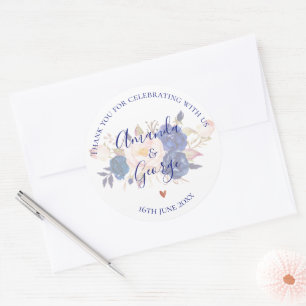 Sticker Rond Faux Vellum Blue Floral Élégant Mariage Script