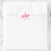 Sticker Rond Femme qui monte son cheval (rose) (Sac)