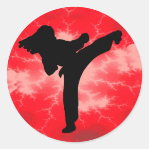 Sticker Rond Femme rouge de foudre d'arts martiaux