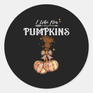 Sticker Rond Femmes J'aime Ses Citrouilles Elle Aime Mon Balai