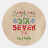 Sticker Rond Festive Meme "Six Seven" 6 7 Xmas Kraft (Devant)