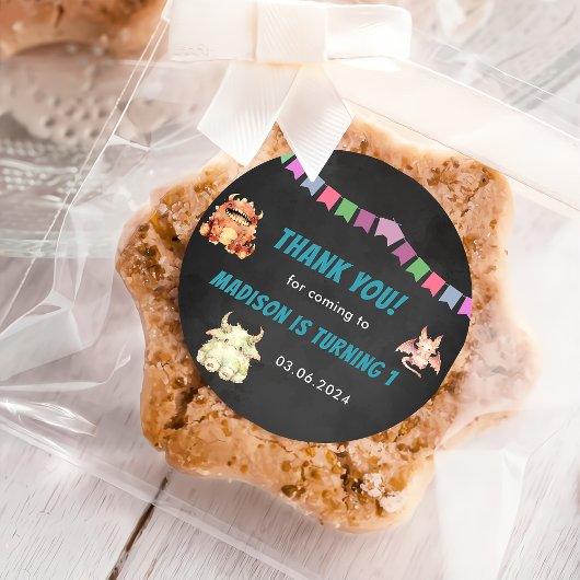 Sticker Rond Fête d'anniversaire à thème de Little Monster