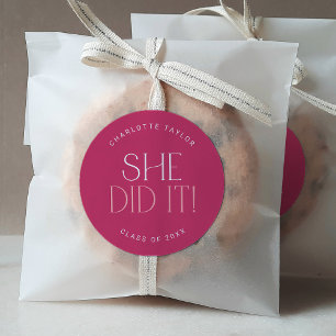 Sticker Rond Fete moderne Hot Rose Elle L'A Fait Graduation Sti